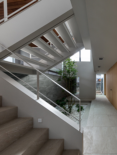 LIGHT COURT HOUSE