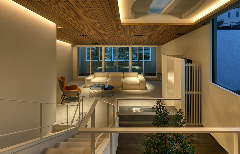 LIGHT COURT HOUSE